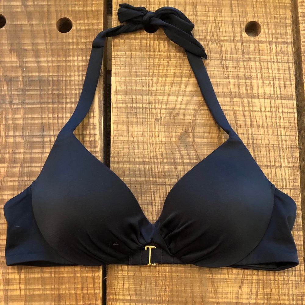 Bikini top in Size 36A.